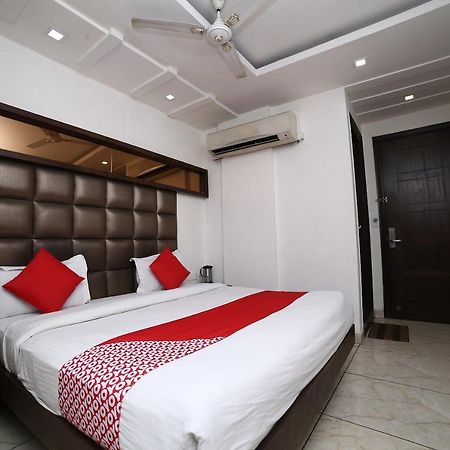 Oyo 11150 Hotel Jmd Rooms นิวเดลี ภายนอก รูปภาพ