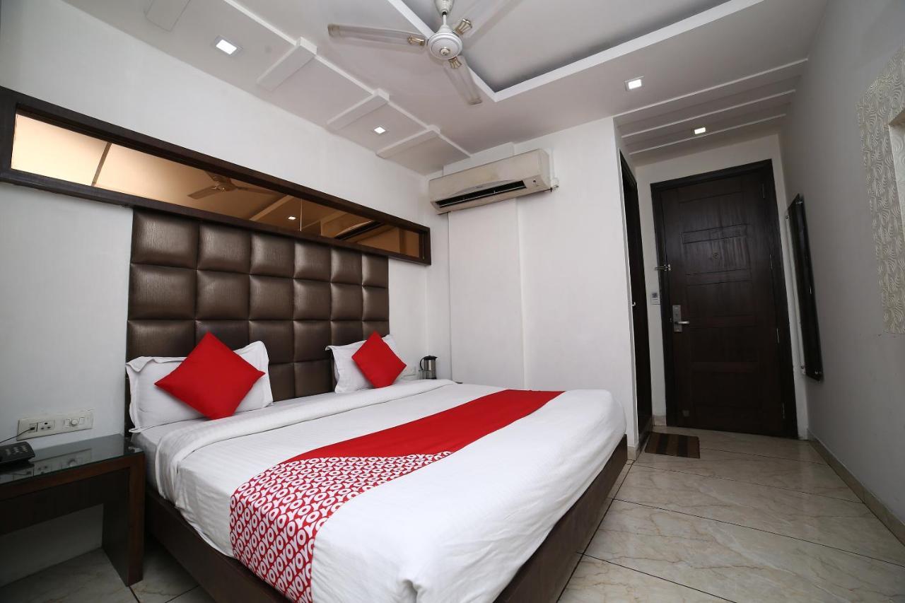 Oyo 11150 Hotel Jmd Rooms นิวเดลี ภายนอก รูปภาพ