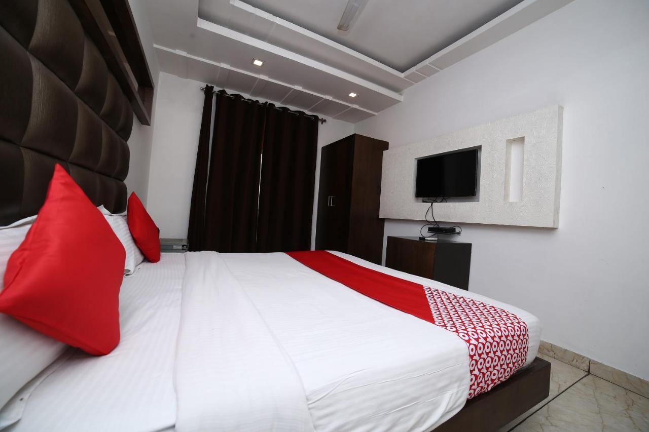 Oyo 11150 Hotel Jmd Rooms นิวเดลี ภายนอก รูปภาพ