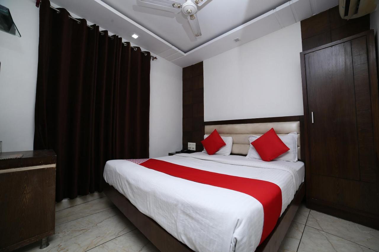 Oyo 11150 Hotel Jmd Rooms นิวเดลี ภายนอก รูปภาพ