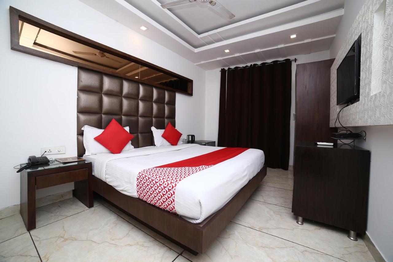 Oyo 11150 Hotel Jmd Rooms นิวเดลี ภายนอก รูปภาพ