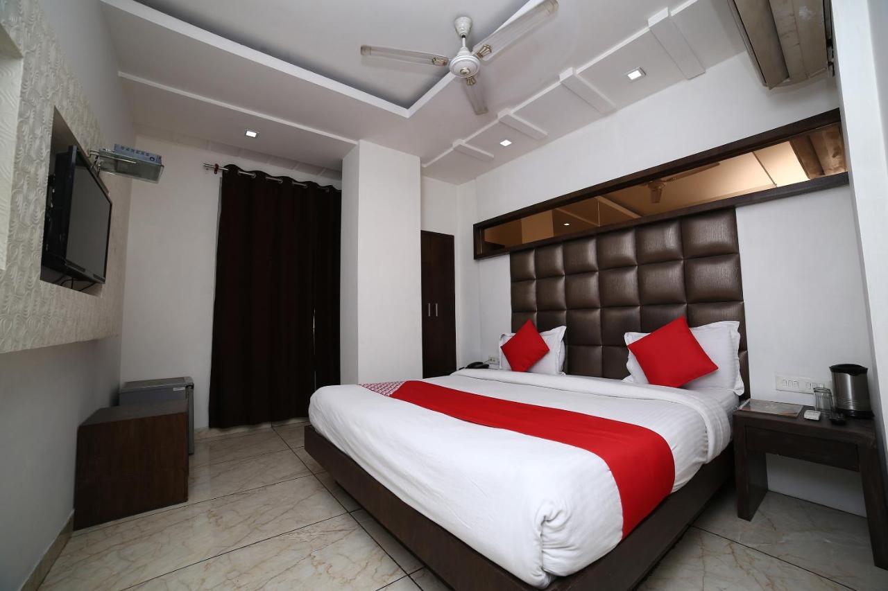 Oyo 11150 Hotel Jmd Rooms นิวเดลี ภายนอก รูปภาพ
