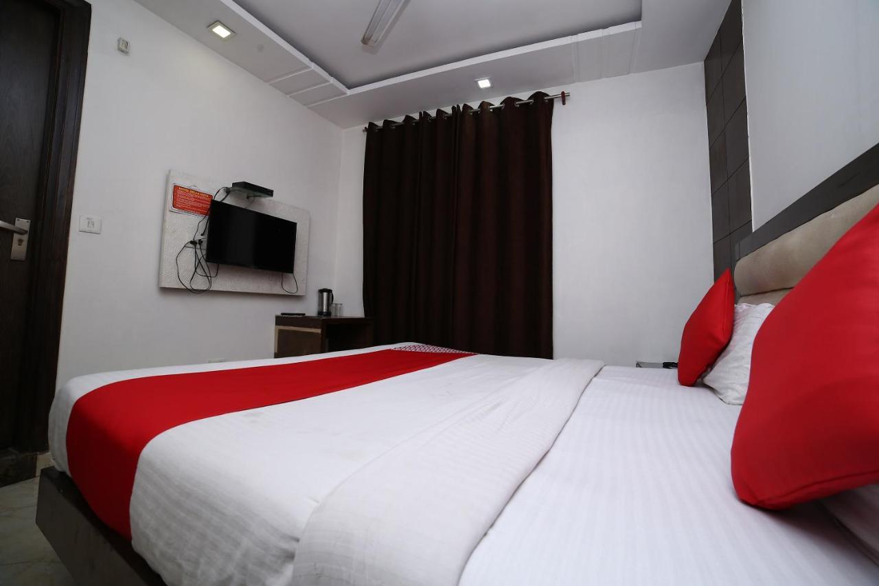 Oyo 11150 Hotel Jmd Rooms นิวเดลี ภายนอก รูปภาพ