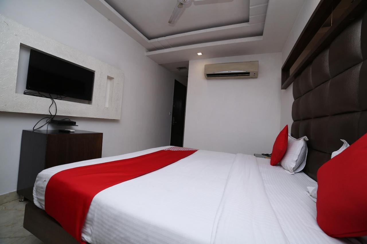 Oyo 11150 Hotel Jmd Rooms นิวเดลี ภายนอก รูปภาพ
