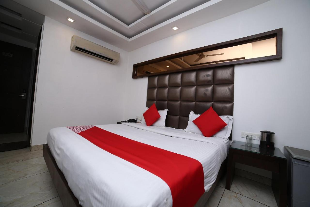 Oyo 11150 Hotel Jmd Rooms นิวเดลี ภายนอก รูปภาพ