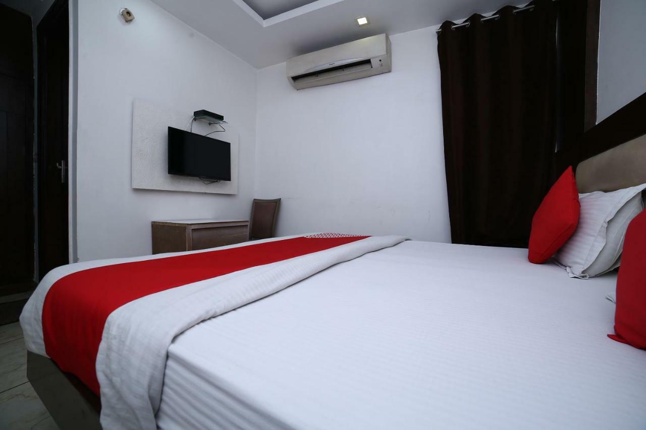 Oyo 11150 Hotel Jmd Rooms นิวเดลี ภายนอก รูปภาพ
